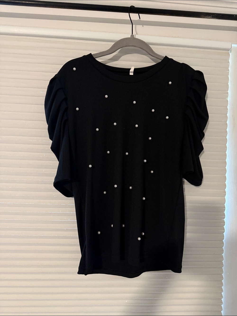 Black Pearl-Detail Puff Sleeve Blouse